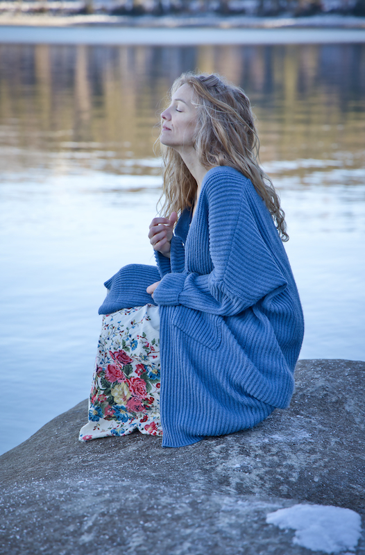 Cataleya-Fay Meditation am See